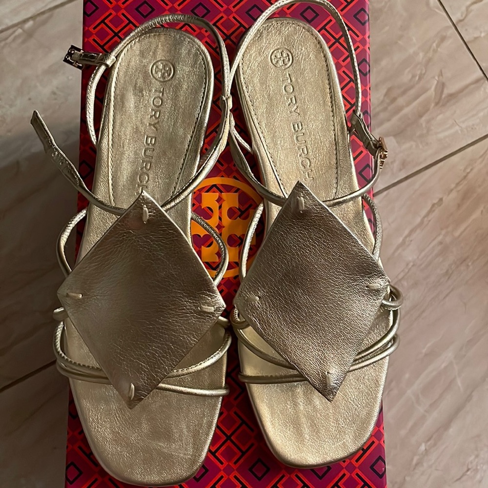 Tory Burch Diamond patch Sandals size 8